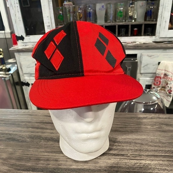 2015 Harley Quinn DC Comics Snapback Hat - Picture 1 of 5